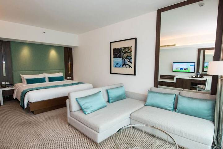 Room 12 of 68