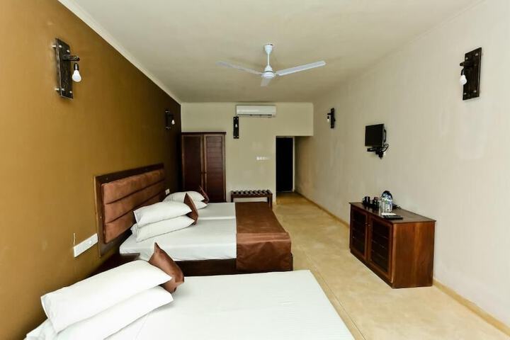 Room 11 of 43