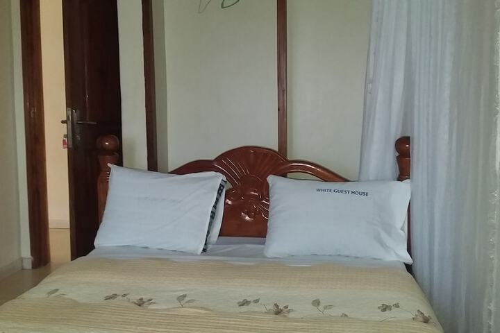 Room 12 of 34
