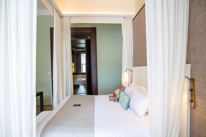 Room 15 of 180