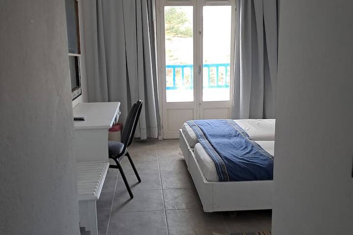 Room 12 of 74