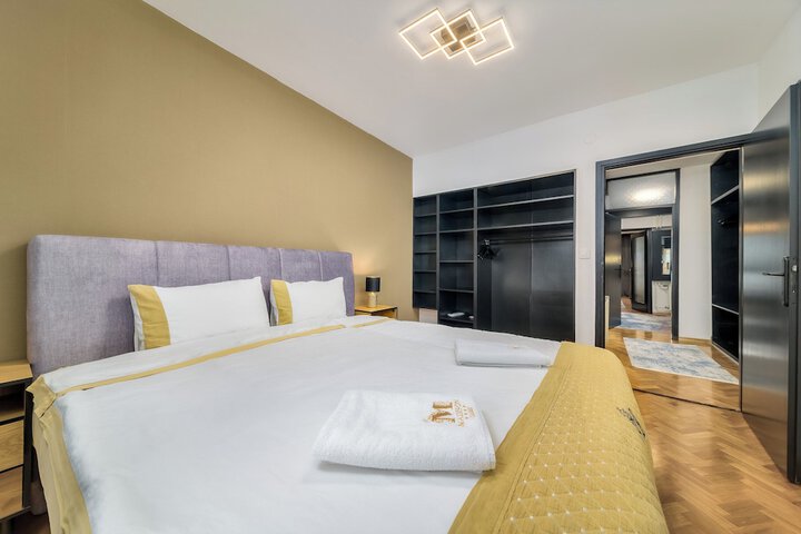 Room 20 of 98