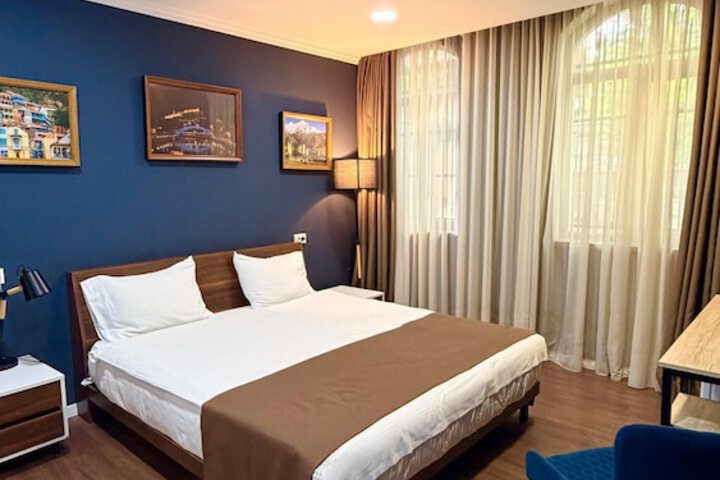 Room 132 of 240