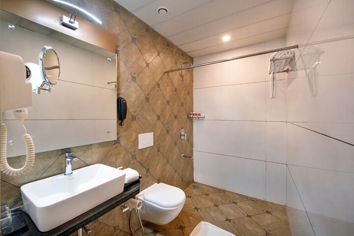 Room 18 of 22
