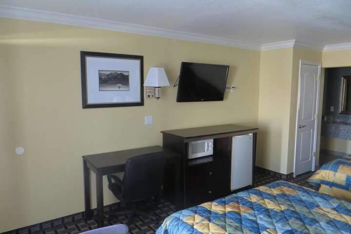 Room 10 of 26