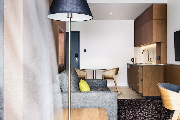Room 4 of 84