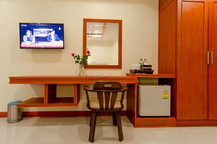 Room 83 of 152
