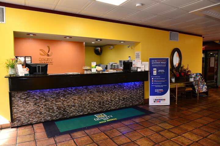 Check-in/check-out kiosk