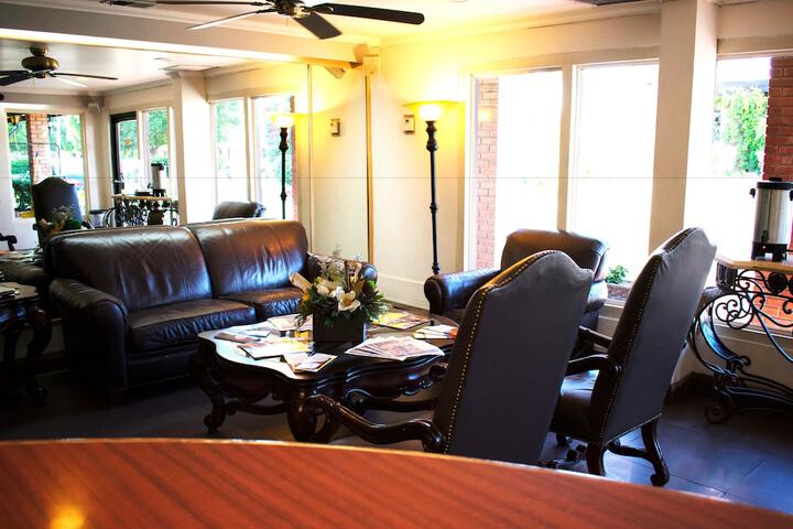 Entrance & Lobby