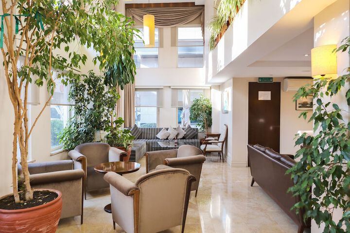 Guest Lobby