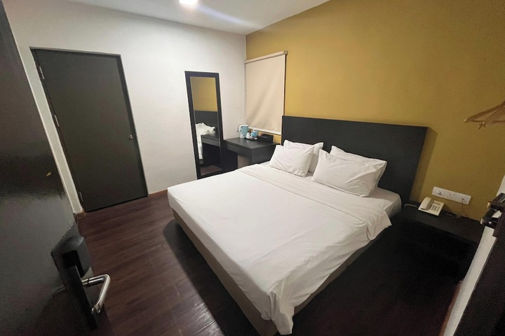 Room 6 of 88