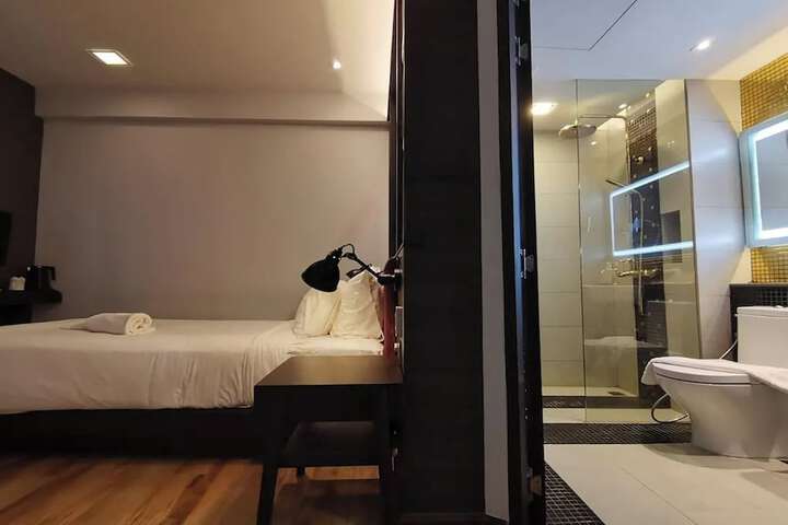Room 6 of 31