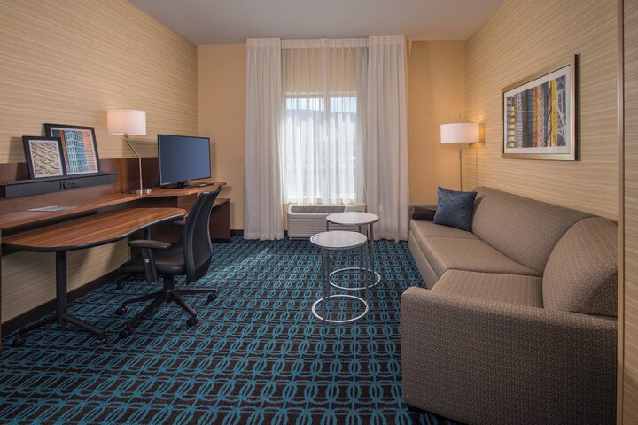 Room 10 of 32
