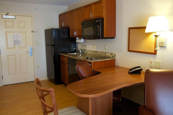 1 Queen Studio Suite (6 of 24)