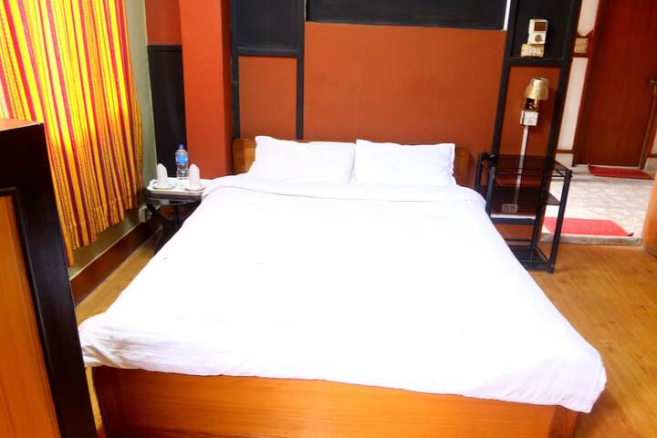 Room 18 of 48