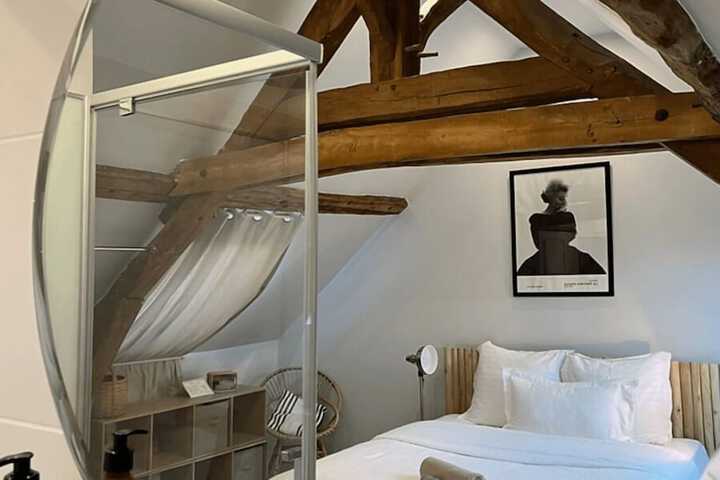 Room 14 of 50