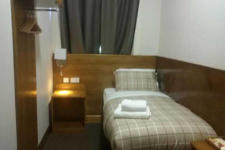 Room 14 of 26