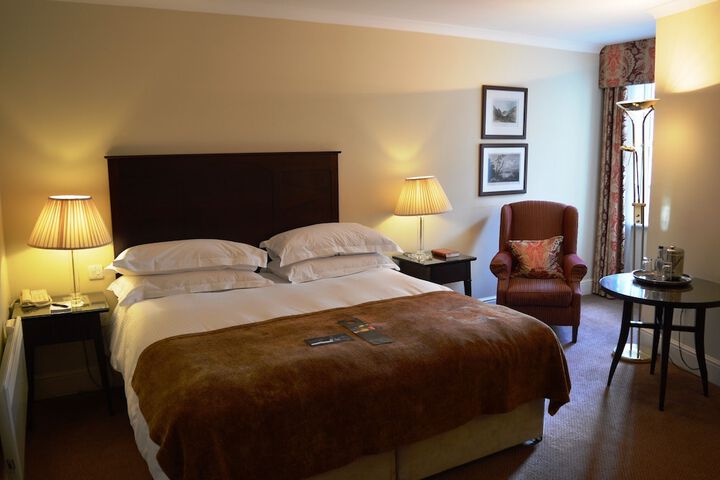 Room 5 of 120