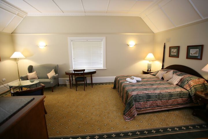 Room 8 of 32