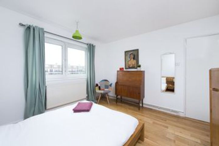Room 8 of 28