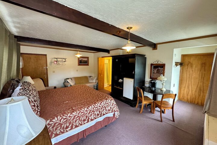 1 King Bed (7 of 7)