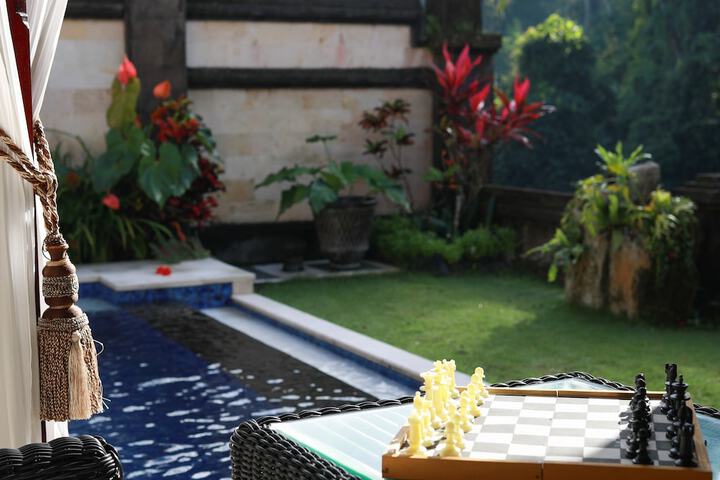 Pool 70 of 178