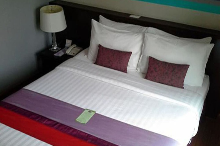 Room 10 of 61