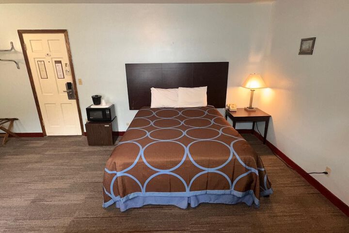 Classic 2 Queen Beds (9 of 21)