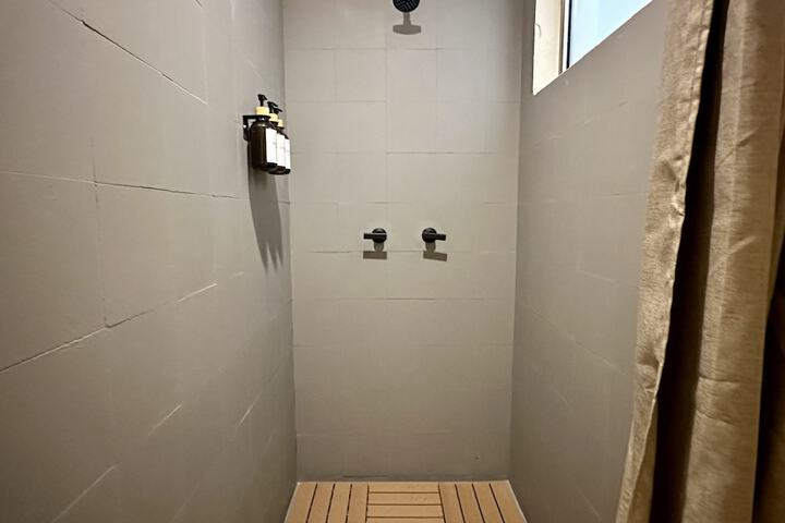 Room 44 of 60