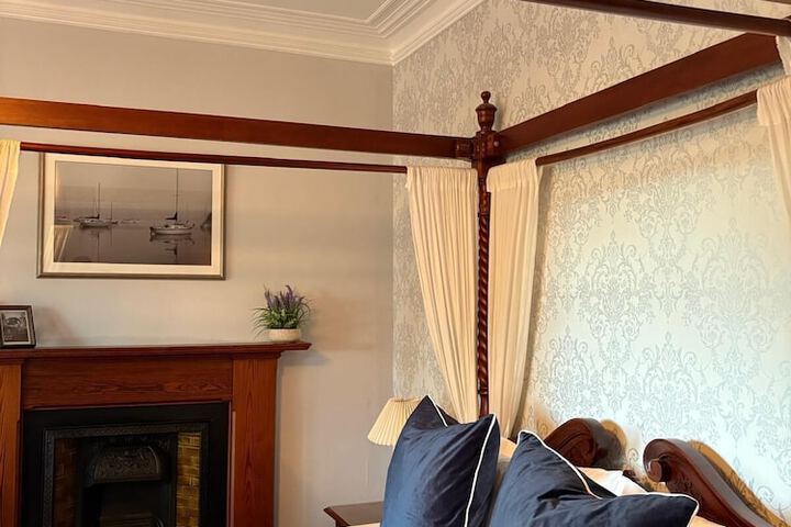 Room 9 of 84