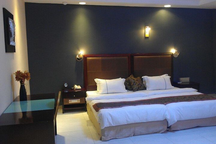 Room 31 of 80