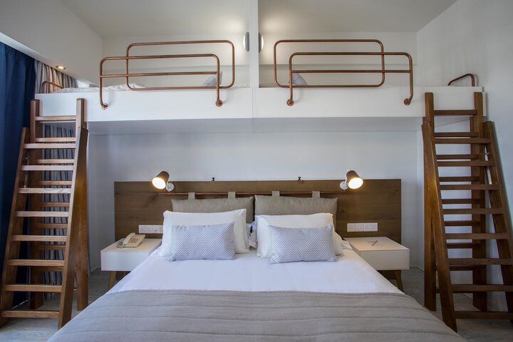 Room 5 of 72
