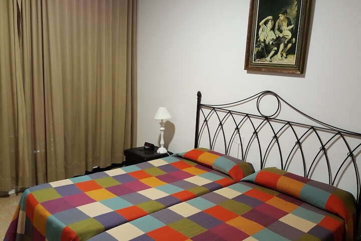 Room 8 of 48