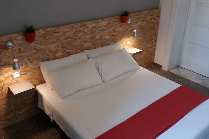 Room 4 of 10