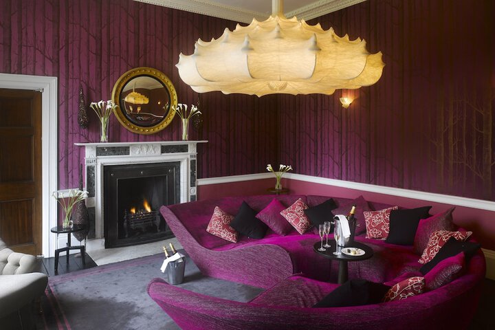 Lounge 51 of 74