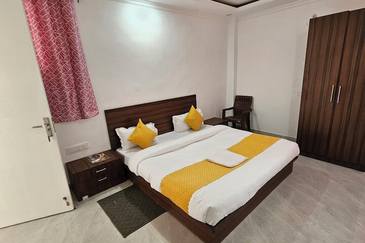 Room 8 of 40
