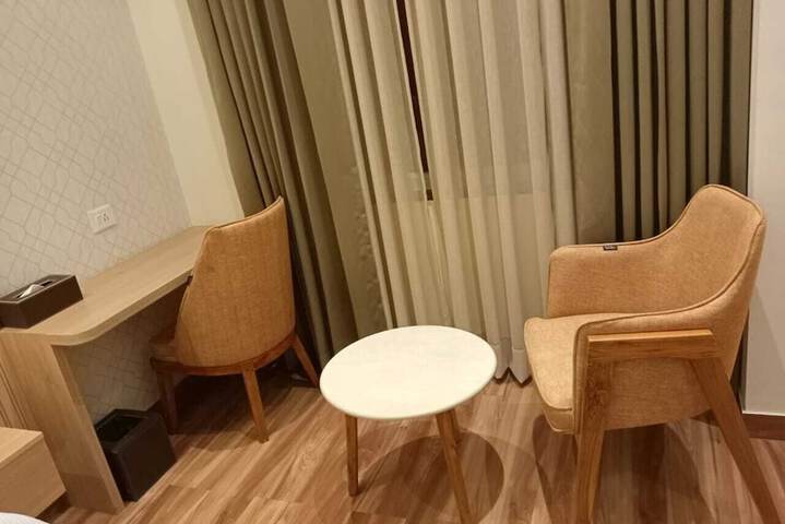 Room 9 of 36