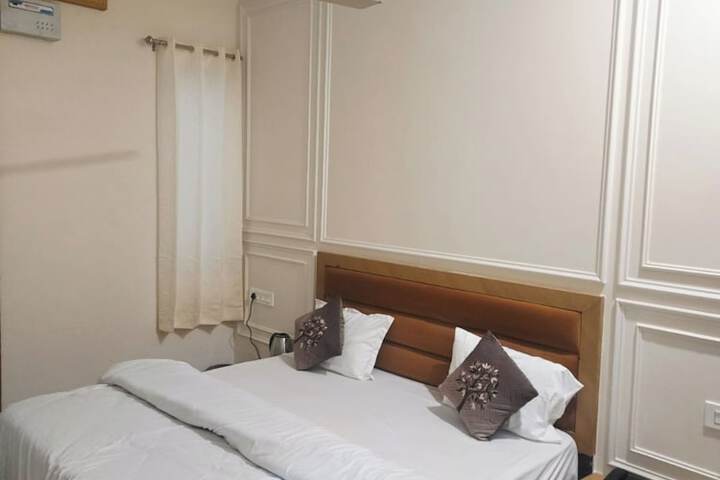 Room 8 of 25