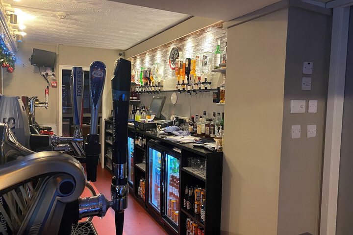 Lounge 105 of 112