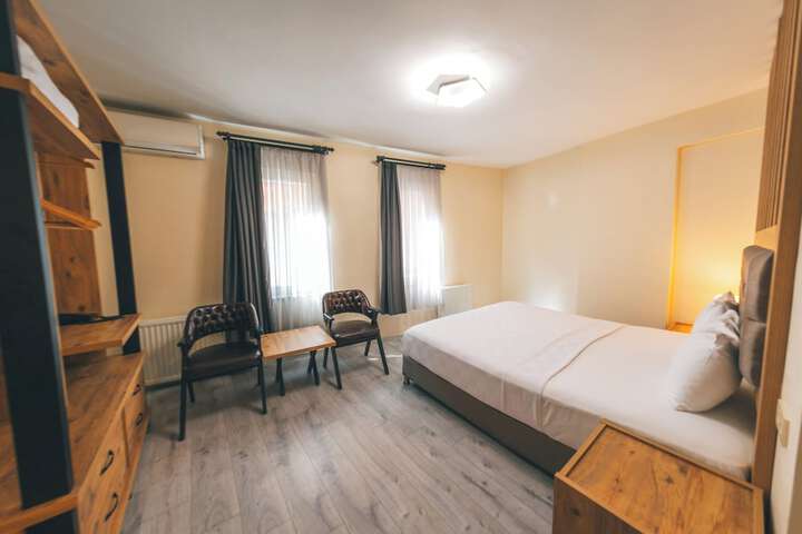 Room 30 of 60