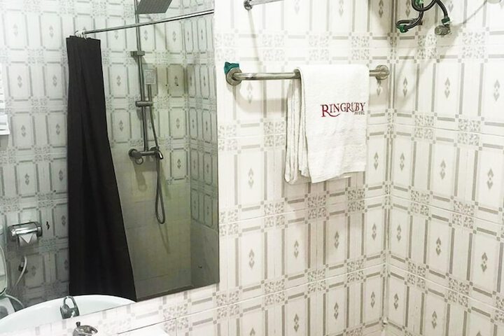 Room 13 of 17