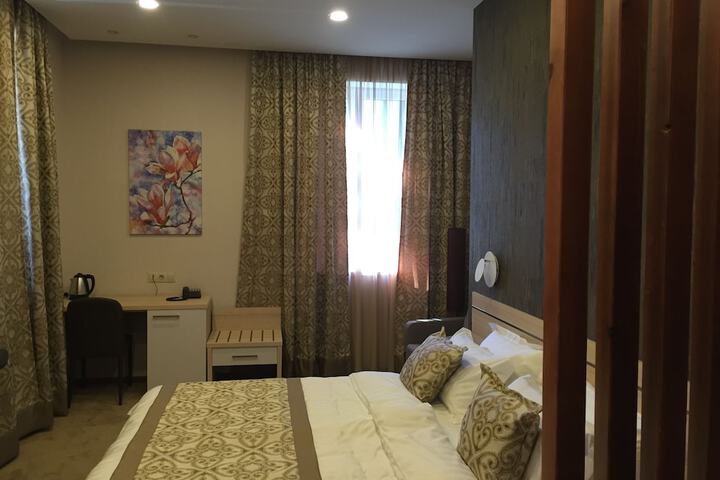 Room 17 of 36