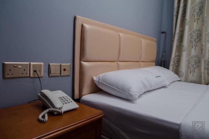Room 8 of 23