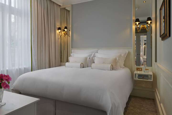Room 15 of 62