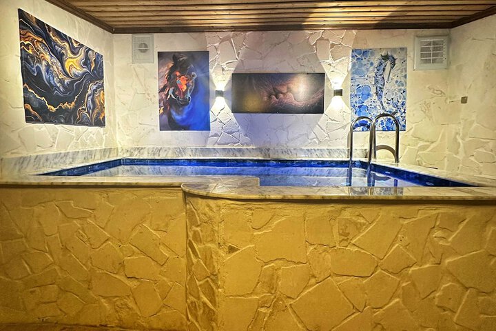 Pool 86 of 108