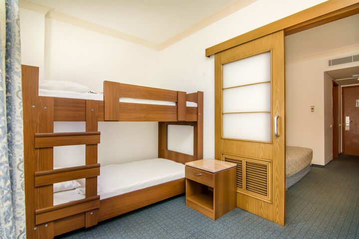 Room 7 of 70