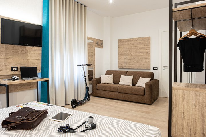 Room 16 of 44