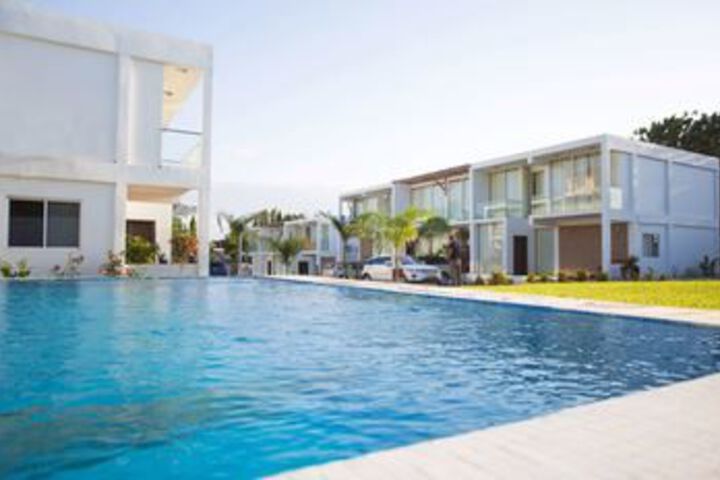 Pool 10 of 14