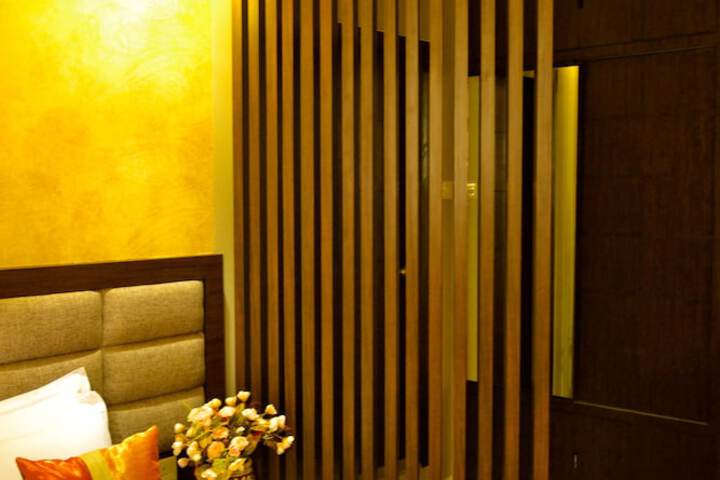 Room 5 of 63