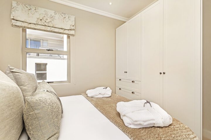 Room 35 of 220